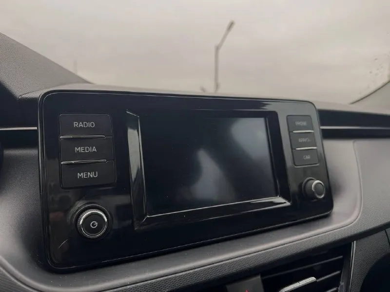 🏁 в продаже skoda rapid год выпуска: 2021 пробег на табло: 132 000 км птс: электронный двигатель: 1.6 бензин трансмиссия: at vin: xw8ac2nh6mk133687 цена: 940 000 руб. 📞 + 7 (938) 130-35-61 адрес: г. ростов-на-дону, тц «сиверс», пр. сиверса, 23 – как нас найти способы оплаты: — наличные; — кредит (20 банков); — безнал без ндс; — обмен на ваш авто. больше подробностей об авто и способах оплаты узнавайте у менеджера @autozaorndbot ___________ смотрите все авто в наличии – https://autozao. ru/ max. ru/auto_zao_rnd 💬 🗺️ присоединяйтесь к авто зао в других городах: — москва — краснодар - фотография - 7