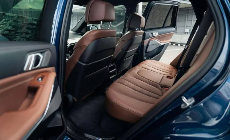 Первая регистрация: 2021-05 пробег: 42 517 км двигатель: 2993 cm³, 258 л. с. (210кв) тип топлива: дизель тип кузова: внедорожник / кроссовер количество дверей: 4/5 тип трансмиссии: полный привод (4х4) коробка передач: автоматическая климат-контроль: климат-контроль цвет: синий / голубой дефекты: без дефектов диаметр дисков: r21 снаряженная масса, кг: 2190 количество сидений: 5 евростандарт: евро 6 💸цена💸: 5 250 000 руб. нарядный автомобиль, без участия в дтп, один владелец, прошел своевременное обслуживание, по все вопросам звоните пишите 📞📱 max: +7 (926) 177-22-76 - фотография - 7