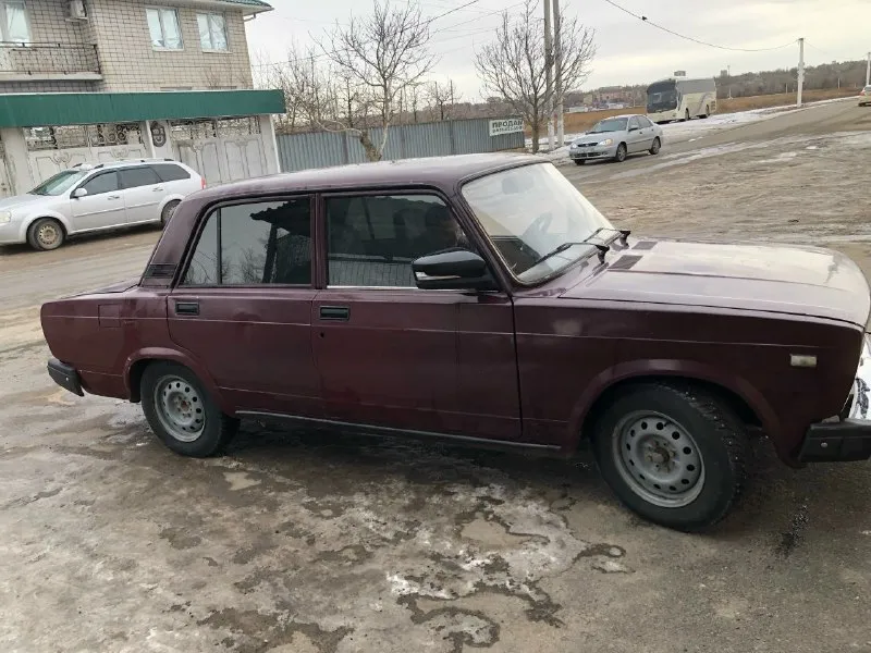 Продам или обмен ваз 2105 2006г на боевом ходу машина не гнилая крашено пару элементов все остальное... - фотография