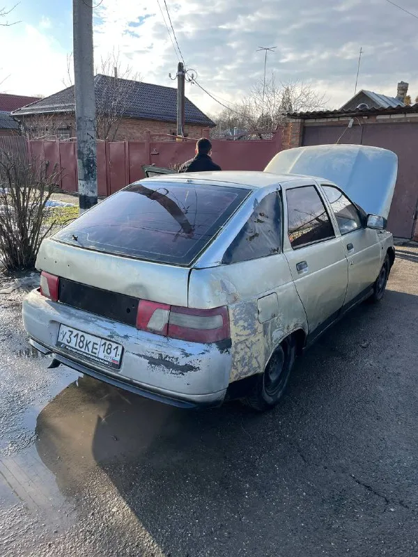 🚗lada2112 🗓️2001 💵цена:55000₽ торг 🕹️кпп: механика 🛢️объём: 1.6 ⛽тип двигателя:16клоп 🏃🏻‍♂️пробег: 320000 🏙️город: батайск ☎️телефон: 89889998305 ✅машиной нужно заниматься, документы; стс, птс,2 документа купли продажи, по техничке нужно поменять прокладку гбц, ходовая в норме, по кузову много моментов ( на дне 2 дырки под сиденьями), после аварии была помята жопа, чуть вытянул и поставил бампер, машина на ходу @cryptoscam97 - фотография - 2