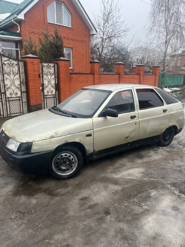 🚗lada2112 🗓️2001 💵цена:55000₽ торг 🕹️кпп: механика 🛢️объём: 1.6 ⛽тип двигателя:16клоп 🏃🏻‍♂️пробег: 320000 🏙️город: батайск ☎️телефон: 89889998305 ✅машиной нужно заниматься, документы; стс, птс,2 документа купли продажи, по техничке нужно поменять прокладку гбц, ходовая в норме, по кузову много моментов ( на дне 2 дырки под сиденьями), после аварии была помята жопа, чуть вытянул и поставил бампер, машина на ходу @cryptoscam97 - фотография - 6