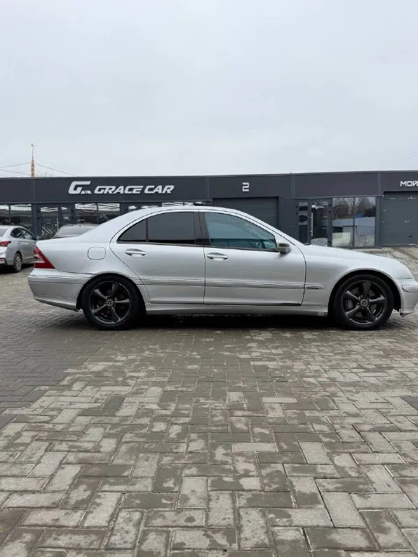 В продаже mercedes-benz c-класс w203,объем 1.8 ат,2004 год, пробег 244600,цена 560000. автомобилем владею 2 года. недавно обслуживал двигатель: зам. всех прокладок зам. фильтров зам. термостата зам. патрубков зам. свечей зам. масло в двигателе обслужен стартер с генератор. перешил руль в эко кожу. салон в отличном состоянии, чистый и опрятный. переходная модель, двигатель m271 автомобиль на полном ходу, единственное, в скором времени нужно обслужить ходовую. возможен торг. 89643338644 vk. ru/id241702649 - фотография - 5