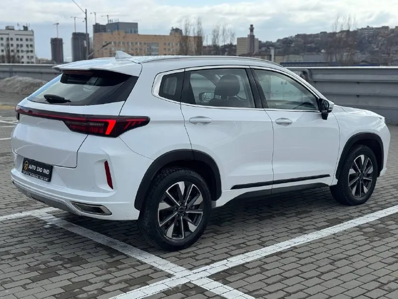 🏁 в продаже exeed lx год выпуска: 2023 пробег на табло: 62 603 км птс: электронный двигатель: 1.5 бензин трансмиссия: cvt vin: lvtdb21b9pe908028 цена: 1 470 000 руб. 📞 + 7 (938) 130-35-61 адрес: г. ростов-на-дону, тц «сиверс», пр. сиверса, 23 – как нас найти способы оплаты: — наличные; — кредит (20 банков); — безнал без ндс; — обмен на ваш авто. больше подробностей об авто и способах оплаты узнавайте у менеджера @autozaorndbot ___________ смотрите все авто в наличии – https://autozao. ru/ max. ru/auto_zao_rnd 💬 🗺️ присоединяйтесь к авто зао в других городах: — москва — краснодар - фотография - 4