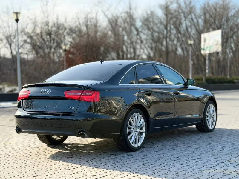 🚗 продается: audi a6 3.0 tfsi quattro (2011) 🌟 откройте для себя идеальное сочетание стиля, мощности и комфорта! 🔧 характеристики: - двигатель: 3.0 л бензин, 300 л. с. — динамика, которая впечатляет - трансмиссия: 7-ступенчатый автомат — плавное и уверенное переключение - привод: полный quattro — уверенность на любой дороге - пробег: 166,000 км — отлично ухоженный, готов к новым приключениям ✨ состояние: автомобиль в превосходном состоянии! не требует вложений, есть лишь несколько косметических окрасов, которые подчеркивают его индивидуальность. 🔑 дополнительно: - 2 ключа для вашего удобства 🤝 почему стоит выбрать именно этот audi a6: - 🚗 полностью исправен и готов к немедленному использованию - 🩴 возможен обмен на другой автомобиль - 💳 удобное оформление в кредит — ваша мечта ближе, чем вы думаете! 💰 цена: 1,550,000 рублей (торг возможен!) 📞 связь: - 📱 +7 (949) 910-02-20 - 📱 +7 (909) 408-88-98 - 📱 доступен в telegram и whatsapp - 🌍 город: донецк 🌈 не упустите шанс стать обладателем этого великолепного автомобиля! звоните уже сегодня и сделайте первый шаг к новым впечатлениям! - фотография - 2