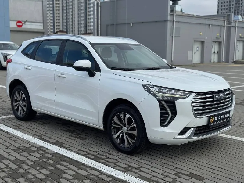 🏁 в продаже haval jolion год выпуска: 2023 пробег на табло: 57 825 км птс: электронный двигатель: 1.5 бензин трансмиссия: амт vin: xzgee04a5pa844776 цена: 1 290 000 руб. 📞 + 7 (938) 130-35-61 адрес: г. ростов-на-дону, тц «сиверс», пр. сиверса, 23 – как нас найти способы оплаты: — наличные; — кредит (20 банков); — безнал без ндс; — обмен на ваш авто. больше подробностей об авто и способах оплаты узнавайте у менеджера @autozaorndbot ___________ смотрите все авто в наличии – https://autozao. ru/ max. ru/auto_zao_rnd 💬 🗺️ присоединяйтесь к авто зао в других городах: — москва — краснодар - фотография - 2