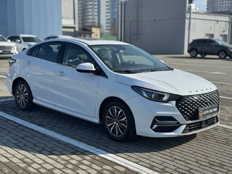 🏁 в продаже omoda s5 год выпуска: 2023 пробег на табло: 19 000 км птс: электронный двигатель: 1.5 бензин трансмиссия: cvt vin: lvvdc21b0pd226083 цена: 1 100 000 новая цена: 1 080 000 руб. 📞 + 7 (938) 130-35-61 адрес: г. ростов-на-дону, тц «сиверс», пр. сиверса, 23 – как нас найти способы оплаты: — наличные; — кредит (20 банков); — безнал без ндс; — обмен на ваш авто. больше подробностей об авто и способах оплаты узнавайте у менеджера @autozaorndbot ___________ смотрите все авто в наличии – https://autozao. ru/ max. ru/auto_zao_rnd 💬 🗺️ присоединяйтесь к авто зао в других городах: — москва — краснодар - фотография - 2