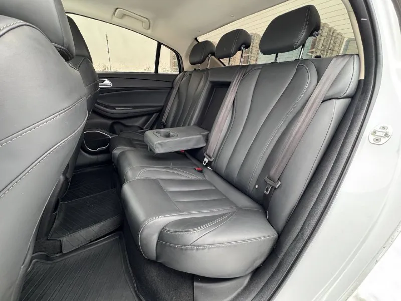 🏁 в продаже omoda s5 год выпуска: 2023 пробег на табло: 19 000 км птс: электронный двигатель: 1.5 бензин трансмиссия: cvt vin: lvvdc21b0pd226083 цена: 1 100 000 новая цена: 1 080 000 руб. 📞 + 7 (938) 130-35-61 адрес: г. ростов-на-дону, тц «сиверс», пр. сиверса, 23 – как нас найти способы оплаты: — наличные; — кредит (20 банков); — безнал без ндс; — обмен на ваш авто. больше подробностей об авто и способах оплаты узнавайте у менеджера @autozaorndbot ___________ смотрите все авто в наличии – https://autozao. ru/ max. ru/auto_zao_rnd 💬 🗺️ присоединяйтесь к авто зао в других городах: — москва — краснодар - фотография - 9