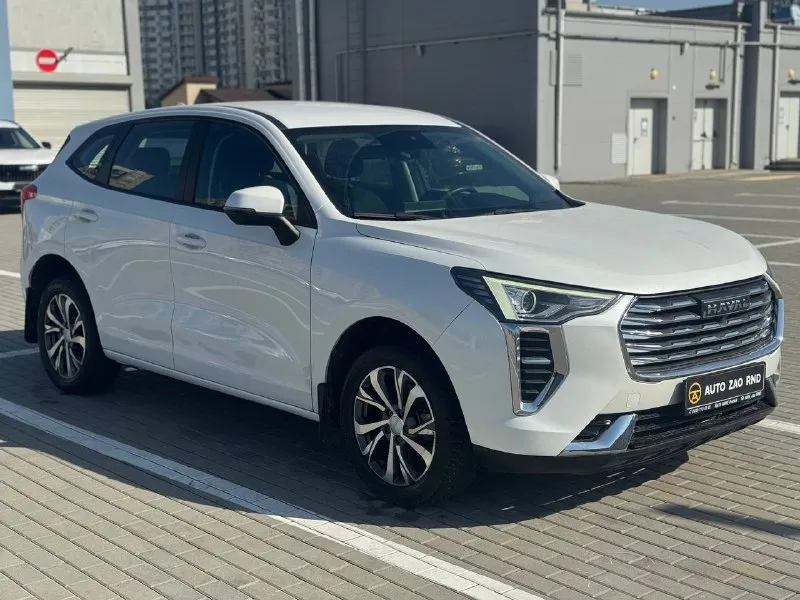🏁 в продаже haval jolion год выпуска: 2023 пробег на табло: 52 075 км птс: электронный двигатель: 1.5 бензин трансмиссия: amt vin: xzgee04a8pa850247 цена: 1 270 000 руб. 📞 + 7 (938) 130-35-61 адрес: г. ростов-на-дону, тц «сиверс», пр. сиверса, 23 – как нас найти способы оплаты: — наличные; — кредит (20 банков); — безнал без ндс; — обмен на ваш авто. больше подробностей об авто и способах оплаты узнавайте у менеджера @autozaorndbot ___________ смотрите все авто в наличии – https://autozao. ru/ max. ru/auto_zao_rnd 💬 🗺️ присоединяйтесь к авто зао в других городах: — москва — краснодар - фотография - 2