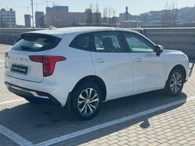 🏁 в продаже haval jolion год выпуска: 2023 пробег на табло: 52 075 км птс: электронный двигатель: 1.5 бензин трансмиссия: amt vin: xzgee04a8pa850247 цена: 1 270 000 руб. 📞 + 7 (938) 130-35-61 адрес: г. ростов-на-дону, тц «сиверс», пр. сиверса, 23 – как нас найти способы оплаты: — наличные; — кредит (20 банков); — безнал без ндс; — обмен на ваш авто. больше подробностей об авто и способах оплаты узнавайте у менеджера @autozaorndbot ___________ смотрите все авто в наличии – https://autozao. ru/ max. ru/auto_zao_rnd 💬 🗺️ присоединяйтесь к авто зао в других городах: — москва — краснодар - фотография - 4