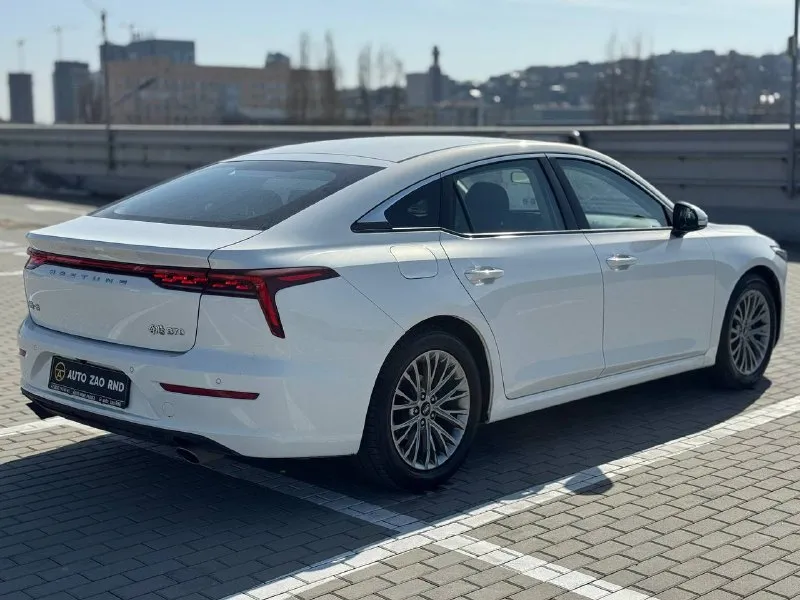 🏁 в продаже kaiyi e5 год выпуска: 2023 пробег на табло: 44 371 км птс: электронный двигатель: 1.5 бензин трансмиссия: cvt vin: xuuja2g2xp0002787 цена: 1 080 000 руб. 📞 + 7 (938) 130-35-61 адрес: г. ростов-на-дону, тц «сиверс», пр. сиверса, 23 – как нас найти способы оплаты: — наличные; — кредит (20 банков); — безнал без ндс; — обмен на ваш авто. больше подробностей об авто и способах оплаты узнавайте у менеджера @autozaorndbot ___________ смотрите все авто в наличии – https://autozao. ru/ max. ru/auto_zao_rnd 💬 🗺️ присоединяйтесь к авто зао в других городах: — москва — краснодар - фотография - 4