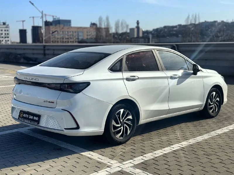 🏁 в продаже baic u5 plus год выпуска: 2023 пробег на табло: 44 643 км птс: электронный двигатель: 1.5 бензин трансмиссия: cvt vin: xwdclsac0p0000931 цена: 1 080 000 руб. 📞 + 7 (938) 130-35-61 адрес: г. ростов-на-дону, тц «сиверс», пр. сиверса, 23 – как нас найти способы оплаты: — наличные; — кредит (20 банков); — безнал без ндс; — обмен на ваш авто. больше подробностей об авто и способах оплаты узнавайте у менеджера @autozaorndbot ___________ смотрите все авто в наличии – https://autozao. ru/ max. ru/auto_zao_rnd 💬 🗺️ присоединяйтесь к авто зао в других городах: — москва — краснодар - фотография - 4