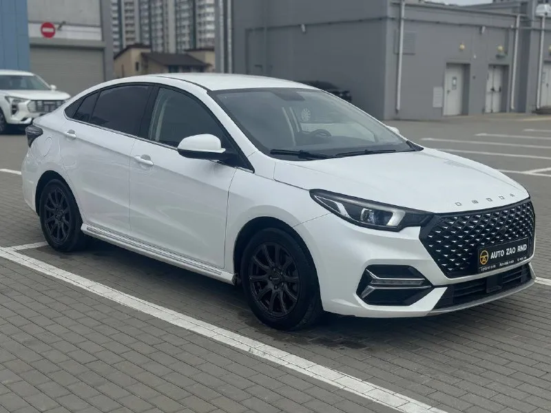 🏁 в продаже omoda s5 год выпуска: 2024 пробег на табло: 47 755 км птс: электронный двигатель: 1.5 бензин трансмиссия: cvt vin: lvvdc21b4rd646187 цена: 1 280 000 руб. 📞 + 7 (938) 130-35-61 адрес: г. ростов-на-дону, тц «сиверс», пр. сиверса, 23 – как нас найти способы оплаты: — наличные; — кредит (20 банков); — безнал без ндс; — обмен на ваш авто. больше подробностей об авто и способах оплаты узнавайте у менеджера @autozaorndbot ___________ смотрите все авто в наличии – https://autozao. ru/ max. ru/auto_zao_rnd 💬 🗺️ присоединяйтесь к авто зао в других городах: — москва — краснодар - фотография - 2