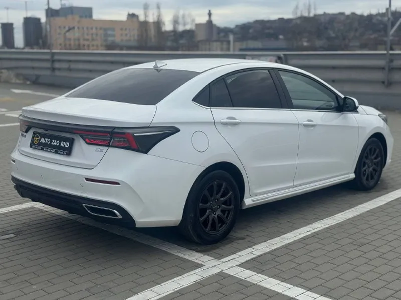 🏁 в продаже omoda s5 год выпуска: 2024 пробег на табло: 47 755 км птс: электронный двигатель: 1.5 бензин трансмиссия: cvt vin: lvvdc21b4rd646187 цена: 1 280 000 руб. 📞 + 7 (938) 130-35-61 адрес: г. ростов-на-дону, тц «сиверс», пр. сиверса, 23 – как нас найти способы оплаты: — наличные; — кредит (20 банков); — безнал без ндс; — обмен на ваш авто. больше подробностей об авто и способах оплаты узнавайте у менеджера @autozaorndbot ___________ смотрите все авто в наличии – https://autozao. ru/ max. ru/auto_zao_rnd 💬 🗺️ присоединяйтесь к авто зао в других городах: — москва — краснодар - фотография - 4