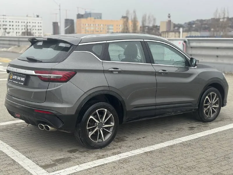 🏁 в продаже geely coolray год выпуска: 2023 пробег на табло: 56 152 км птс: электронный двигатель: 1.5 бензин трансмиссия: амт vin: y4k8622z3pb905083 цена: 1 340 000 руб. 📞 + 7 (938) 130-35-61 адрес: г. ростов-на-дону, тц «сиверс», пр. сиверса, 23 – как нас найти способы оплаты: — наличные; — кредит (20 банков); — безнал без ндс; — обмен на ваш авто. больше подробностей об авто и способах оплаты узнавайте у менеджера @autozaorndbot ___________ смотрите все авто в наличии – https://autozao. ru/ max. ru/auto_zao_rnd 💬 🗺️ присоединяйтесь к авто зао в других городах: — москва — краснодар - фотография - 3