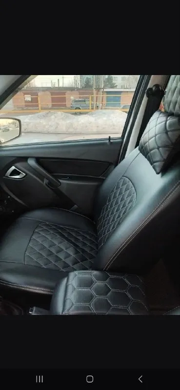 Добрый день. продаётся гранта, конец 2023г, 1 хозяин, ухожена, в такси не была, 49т пробег, сигнализация с автозапуском, антикор, мовиль, задний парктроник, чехлы и подлокотник, сенсорный дисплей, хорошие динамики, пер. стеклоподъемники, эл. рег. зеркала, зеркала в цвет. все без нареканий, ездил 1 человек, продаём с хорошим номером. связь в лс или по номеру : 8988 941-72-49. осмотр таганрог. 825тр. больше фото скину при надобности. - фотография - 4