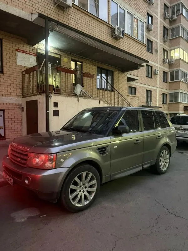 Продам ренджа! автотека чистая! 2.7 дизель всё родное ни одного окраса, даже диски оригинал! дореста... - фотография