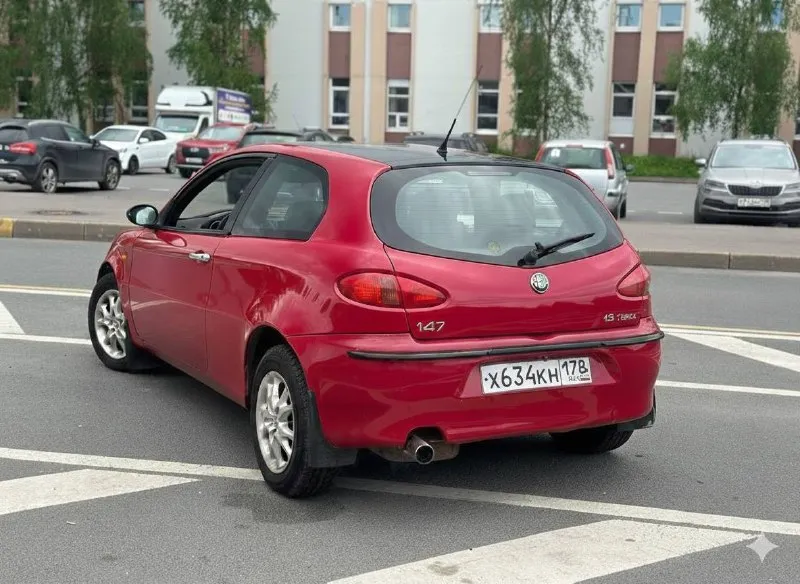 🚗марка модель: альфа ромео 147 🗓️год выпуска: 2001 💵цена: 320т. р. 🕹️кпп: механика 🛢️объём: 1,6 ⛽тип двигателя: бензин 🏃🏻‍♂️пробег: 222000 🏙️город: ростов-на-дону ☎️телефон: 89955051827 подвеска, мотор, коробка полный порядок ✅ днище пороги, стаканы все отлично, никакой гнили ✅ салон очень красивый и опрятный✅ тачка хоть под себя, хоть на перепродажу💯 машина ездит каждый день, владею около года🚗 торг на месте💸 - фотография - 3