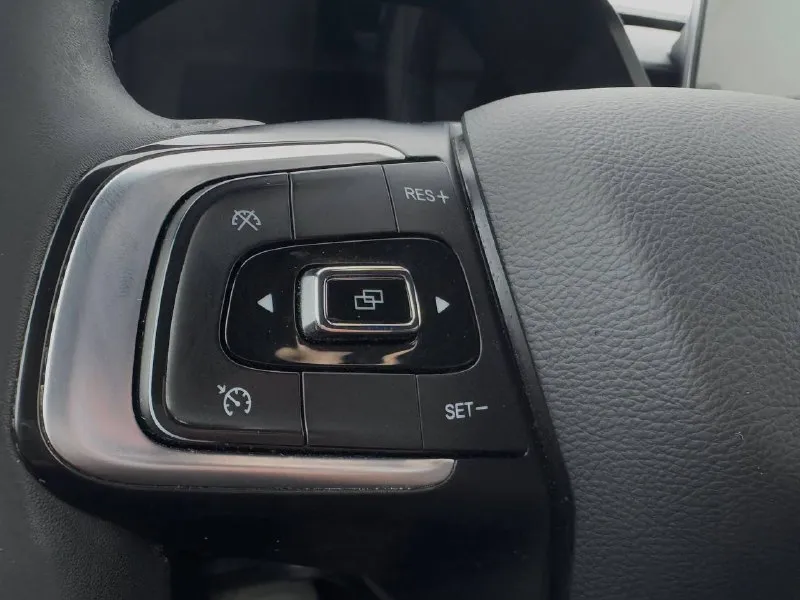 🏁 в продаже chery tiggo 7pro год выпуска: 2023 пробег на табло: 56 903 км птс: электронный двигатель: 1.5 бензин трансмиссия: cvt vin: lvvdb21b6pd762457 цена: 1 340 000 руб. 📞 + 7 (938) 130-35-61 адрес: г. ростов-на-дону, тц «сиверс», пр. сиверса, 23 – как нас найти способы оплаты: — наличные; — кредит (20 банков); — безнал без ндс; — обмен на ваш авто. больше подробностей об авто и способах оплаты узнавайте у менеджера @autozaorndbot ___________ смотрите все авто в наличии – https://autozao. ru/ max. ru/auto_zao_rnd 💬 🗺️ присоединяйтесь к авто зао в других городах: — москва — краснодар - фотография - 6