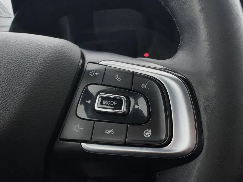 🏁 в продаже chery tiggo 7pro год выпуска: 2023 пробег на табло: 56 903 км птс: электронный двигатель: 1.5 бензин трансмиссия: cvt vin: lvvdb21b6pd762457 цена: 1 340 000 руб. 📞 + 7 (938) 130-35-61 адрес: г. ростов-на-дону, тц «сиверс», пр. сиверса, 23 – как нас найти способы оплаты: — наличные; — кредит (20 банков); — безнал без ндс; — обмен на ваш авто. больше подробностей об авто и способах оплаты узнавайте у менеджера @autozaorndbot ___________ смотрите все авто в наличии – https://autozao. ru/ max. ru/auto_zao_rnd 💬 🗺️ присоединяйтесь к авто зао в других городах: — москва — краснодар - фотография - 7