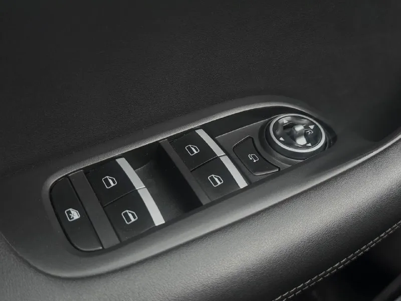 🏁 в продаже chery tiggo 7pro год выпуска: 2023 пробег на табло: 56 903 км птс: электронный двигатель: 1.5 бензин трансмиссия: cvt vin: lvvdb21b6pd762457 цена: 1 340 000 руб. 📞 + 7 (938) 130-35-61 адрес: г. ростов-на-дону, тц «сиверс», пр. сиверса, 23 – как нас найти способы оплаты: — наличные; — кредит (20 банков); — безнал без ндс; — обмен на ваш авто. больше подробностей об авто и способах оплаты узнавайте у менеджера @autozaorndbot ___________ смотрите все авто в наличии – https://autozao. ru/ max. ru/auto_zao_rnd 💬 🗺️ присоединяйтесь к авто зао в других городах: — москва — краснодар - фотография - 9