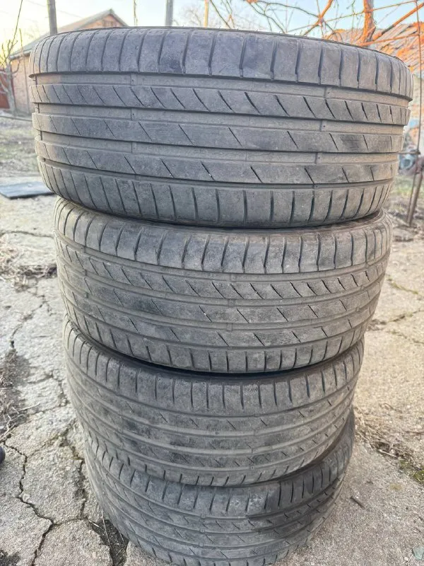 Продам резину кумхо 225/45 r17. проехал на ней 5.000км. стоимость 21.000р г. новошахтинск, возможна доставка в ростов 89286267671 - фотография - 2