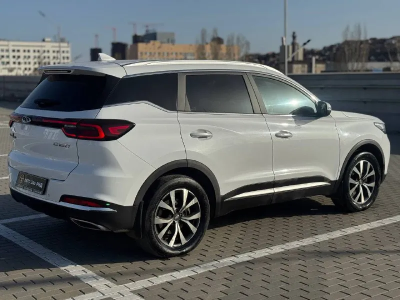 🚘 в продаже chery tiggo 7 pro год выпуска: 2023 пробег на табло: 55 137 км птс: электронный двигатель: 1.5 бензин трансмиссия: cvt vin: lvvdb21b4pd767186 цена: 1 340 000 руб. 📞 + 7 (938) 130-35-61 адрес: г. ростов-на-дону, тц «сиверс», пр. сиверса, 23 – как нас найти способы оплаты: — наличные; — кредит (20 банков); — безнал без ндс; — обмен на ваш авто. больше подробностей об авто и способах оплаты узнавайте у менеджера @autozaorndbot ___________ смотрите все авто в наличии – https://autozao. ru/ max. ru/auto_zao_rnd 💬 🗺️ присоединяйтесь к авто зао в других городах: — москва — краснодар - фотография - 4