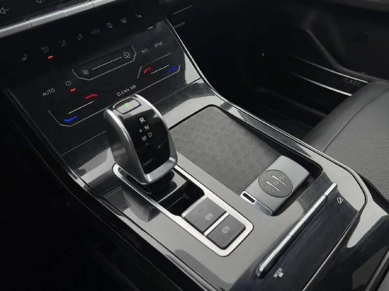 🚘 в продаже chery tiggo 7 pro год выпуска: 2023 пробег на табло: 55 137 км птс: электронный двигатель: 1.5 бензин трансмиссия: cvt vin: lvvdb21b4pd767186 цена: 1 340 000 руб. 📞 + 7 (938) 130-35-61 адрес: г. ростов-на-дону, тц «сиверс», пр. сиверса, 23 – как нас найти способы оплаты: — наличные; — кредит (20 банков); — безнал без ндс; — обмен на ваш авто. больше подробностей об авто и способах оплаты узнавайте у менеджера @autozaorndbot ___________ смотрите все авто в наличии – https://autozao. ru/ max. ru/auto_zao_rnd 💬 🗺️ присоединяйтесь к авто зао в других городах: — москва — краснодар - фотография - 8