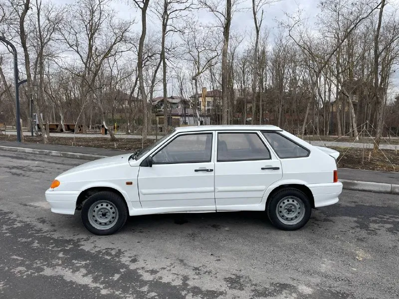 Продаю ваз 2114 в отличном состоянии год выпуск 2011 остекление все заводское кроме лобового. стаканы пороги в порядке не гнилая не ржавая. двигатель коробка все в порядке. цена 255 тыс торг. документы в порядке без штрафов и залогов. связь: vk. ru/id34186711 89614045884 - фотография - 2