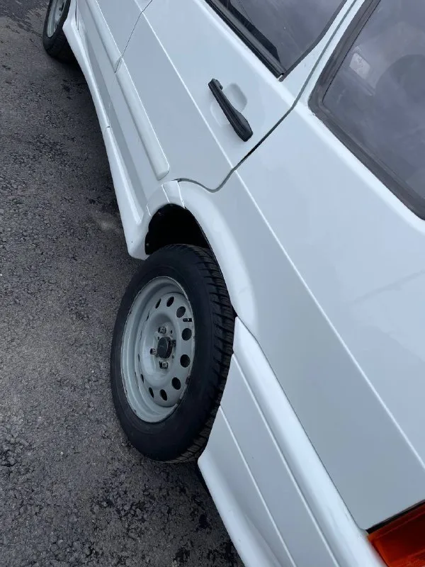 Продаю ваз 2114 в отличном состоянии год выпуск 2011 остекление все заводское кроме лобового. стаканы пороги в порядке не гнилая не ржавая. двигатель коробка все в порядке. цена 255 тыс торг. документы в порядке без штрафов и залогов. связь: vk. ru/id34186711 89614045884 - фотография - 3