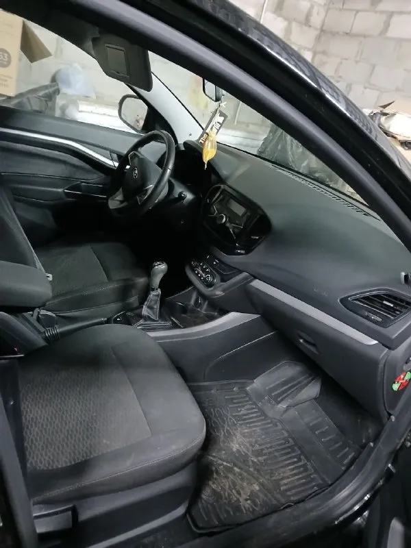 🚗марка модель: lada vesta 🗓️год выпуска: 2020г 💵цена:999000(возможен торг) 🕹️кпп: механика 🛢️объём: 106. ⛽тип двигателя: бензиновый. 🏃🏻‍♂️пробег: 90000. 🏙️город: калач-на-дону. ☎️телефон: 89616662682 ✅описание: продам ладу весту легковой седан, подогрев зеркал, сидений, руля, кондиционер, сигнализация с автозапуском, мультируль, идеальное состояние, обмен не интересует. - фотография - 2