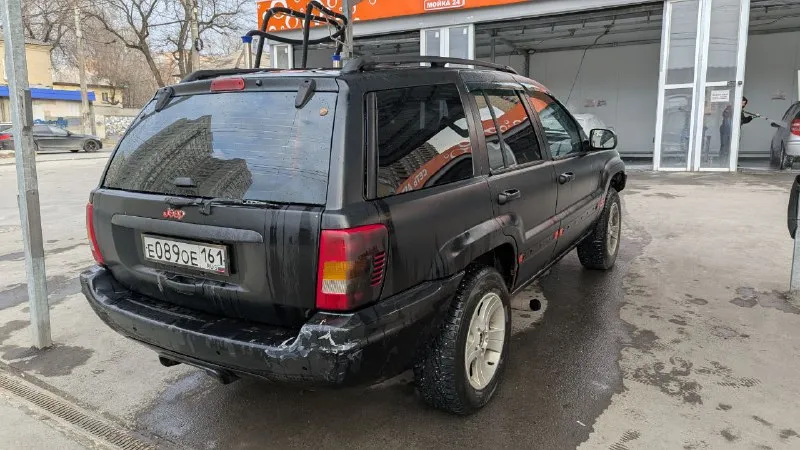 Марка модель: jeep grand cherokee wj год выпуска: 1999 цена: 650 кпп: акпп объём: 4.7 тип двигателя: бензин пробег: 300000 город: ростов-на-дону связь t. me/+79515106559 jeep grand cherokee wj, 4.7, 1999 г. продаю свой гранд. машина легенда, v8 4.7, кто шарит — тот поймет. джип живой, не убитый, но с нюансами, как и положено по возрасту. жрет не сильно больше нивы. по состоянию: мотор работает отлично, тянет хорошо. коробка щелкает почти идеально люк работает, электроника почти вся работает. езжу сейчас на заднем приводе — передний кардан снят. но есть новая муфта (лежит, не ставил) и кардан передний из ремонта, готовый к установке. в довесок отдам газ с мозгами, снял так как не оформлен был с машиной отдаю кучу зипа — там запчастей всяких накопилось. два комплекта колес и бампера запасные есть, решетки радиатора и прочее переоформление обязательно торг путем изъятия колес/зипов обмен на минибусики, тойтоты или американцев ключ в ключ или с вашей доплатой - фотография - 1
