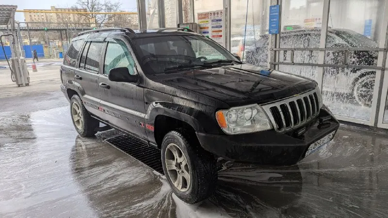 Марка модель: jeep grand cherokee wj год выпуска: 1999 цена: 650 кпп: акпп объём: 4.7 тип двигателя: бензин пробег: 300000 город: ростов-на-дону связь t. me/+79515106559 jeep grand cherokee wj, 4.7, 1999 г. продаю свой гранд. машина легенда, v8 4.7, кто шарит — тот поймет. джип живой, не убитый, но с нюансами, как и положено по возрасту. жрет не сильно больше нивы. по состоянию: мотор работает отлично, тянет хорошо. коробка щелкает почти идеально люк работает, электроника почти вся работает. езжу сейчас на заднем приводе — передний кардан снят. но есть новая муфта (лежит, не ставил) и кардан передний из ремонта, готовый к установке. в довесок отдам газ с мозгами, снял так как не оформлен был с машиной отдаю кучу зипа — там запчастей всяких накопилось. два комплекта колес и бампера запасные есть, решетки радиатора и прочее переоформление обязательно торг путем изъятия колес/зипов обмен на минибусики, тойтоты или американцев ключ в ключ или с вашей доплатой - фотография - 6