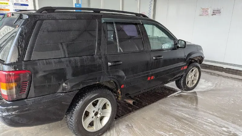 Марка модель: jeep grand cherokee wj год выпуска: 1999 цена: 650 кпп: акпп объём: 4.7 тип двигателя: бензин пробег: 300000 город: ростов-на-дону связь t. me/+79515106559 jeep grand cherokee wj, 4.7, 1999 г. продаю свой гранд. машина легенда, v8 4.7, кто шарит — тот поймет. джип живой, не убитый, но с нюансами, как и положено по возрасту. жрет не сильно больше нивы. по состоянию: мотор работает отлично, тянет хорошо. коробка щелкает почти идеально люк работает, электроника почти вся работает. езжу сейчас на заднем приводе — передний кардан снят. но есть новая муфта (лежит, не ставил) и кардан передний из ремонта, готовый к установке. в довесок отдам газ с мозгами, снял так как не оформлен был с машиной отдаю кучу зипа — там запчастей всяких накопилось. два комплекта колес и бампера запасные есть, решетки радиатора и прочее переоформление обязательно торг путем изъятия колес/зипов обмен на минибусики, тойтоты или американцев ключ в ключ или с вашей доплатой - фотография - 7