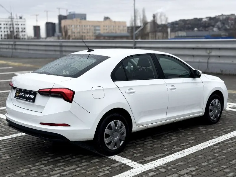 🚘 в продаже skoda rapid год выпуска: 2021 пробег на табло: 122 000 км птс: электронный, юр. чистый двигатель: 1.6 бензин трансмиссия: аt vin: xw8ac2nh4mk122025 цена: 880 000 новая цена: 870 000 руб. 📞 + 7 (928) 113-61-61 адрес: г. ростов-на-дону, тц «сиверс», пр. сиверса, 23 – как нас найти способы оплаты: — наличные; — кредит (20 банков); — безнал без ндс; — обмен на ваш авто. больше подробностей об авто и способах оплаты узнавайте у менеджера в @autozaorndbot _____________ смотрите все авто в наличии – https://autozao. ru/ 🗺️ присоединяйтесь к авто зао в других городах: — москва — краснодар — екатеринбург - фотография - 4