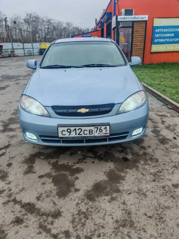 Продам шевроле лачети 2010г. в 1.6 пробег 277000 км родной двигатель масло не расходует не дымит по технике всё хорошо всё работает кондей заправлен стоит гбо, обслужено, вписан в документы электрика всё работает, свет хороший я третий хозяин, не гнилая 520000т. р. торг контакты: +7 924 565 05 51 - фотография - 1