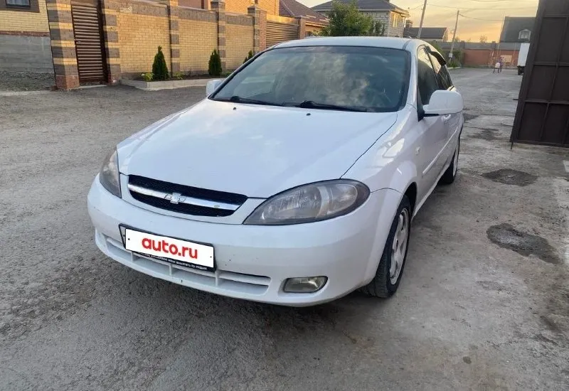 Продаю шевроле лачетти 2010 года мотор 1,6 на механической коробке передач хозяин по птс более 2 лет по кузову 3 окраса комплектация хорошая магнитофон с блютусом с сенсорным экраном, эстрадные колонки, выход на сабвуфер, кованные диски всмпо документы ровные без штрафов и арестов контакты: 89897072887 телеграмма 89064267323 для звонков - фотография - 1