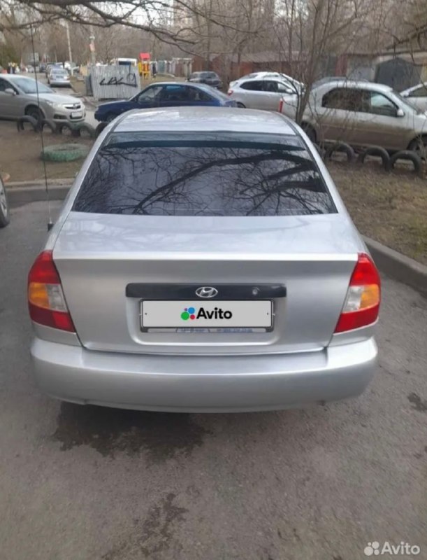 Продаю акцента. 2006 г. в. авто в отличном состоянии, обслужен и полностью готов к дальнейшей эксплуатации. музыка с блютузом, 4эсп, кондиционер заправлен и обслужен летом. коробка и двигатель в идеальном состоянии. автотека зеленая, дтп и прочих выплат небыло, по запросу автотеку скину, я третий хозяин, покупал у родственников. остальные вопросы по телефону. 430 000 ₽. торг есть. контакты: vk. ru/id86758190 - фотография - 1