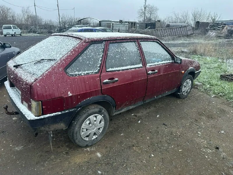 Продам девятку цена 50 без торга коробку перебирать либо замена, можем завести проехать, сцепление новое, дно вареное, двигатель огонь, доки чистые, стоит без дела только звонки и по делу контакты: 89061840004 - фотография - 1