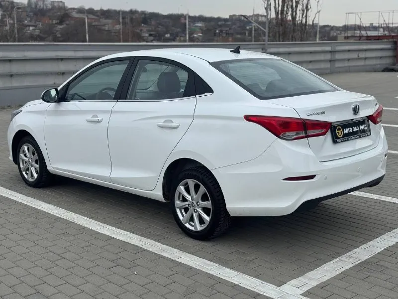 🚘 в продаже changan alsvin год выпуска: 2023 пробег на табло: 35 833 км птс: электронный двигатель: 1.5 бензин трансмиссия: amt vin: ls5a2ase0rd926804 цена: 860 000 новая цена: 840 000 руб. 📞 + 7 (938) 130-35-61 адрес: г. ростов-на-дону, тц «сиверс», пр. сиверса, 23 – как нас найти способы оплаты: — наличные; — кредит (20 банков); — безнал без ндс; — обмен на ваш авто. больше подробностей об авто и способах оплаты узнавайте у менеджера @autozaorndbot ___________ смотрите все авто в наличии – https://autozao. ru/ max. ru/auto_zao_rnd 💬 🗺️ присоединяйтесь к авто зао в других городах: — москва — краснодар — авто зао юг (новый регион) - фотография - 2