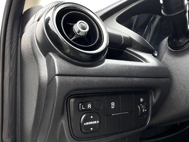 🚘 в продаже changan alsvin год выпуска: 2023 пробег на табло: 35 833 км птс: электронный двигатель: 1.5 бензин трансмиссия: amt vin: ls5a2ase0rd926804 цена: 860 000 новая цена: 840 000 руб. 📞 + 7 (938) 130-35-61 адрес: г. ростов-на-дону, тц «сиверс», пр. сиверса, 23 – как нас найти способы оплаты: — наличные; — кредит (20 банков); — безнал без ндс; — обмен на ваш авто. больше подробностей об авто и способах оплаты узнавайте у менеджера @autozaorndbot ___________ смотрите все авто в наличии – https://autozao. ru/ max. ru/auto_zao_rnd 💬 🗺️ присоединяйтесь к авто зао в других городах: — москва — краснодар — авто зао юг (новый регион) - фотография - 7