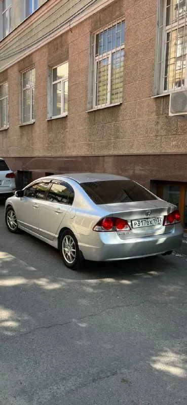 Продаю свой автомобиль. мотор в хорошем состоянии, замена масла каждые 7 тысяч, масло жора нет. кузов весь в родном окрасе без дтп, ржавчины нет, коробка в отличном состоянии производилась замена масла (оригинал), сцепления, по ходовой в прошлом месяце сделано большое то, так же поменяна гидравлическая подушка двигателя, установлена сигнализация с автозапуском, зелёная автотека. остальные вопросы по телефону, автосалоны прошу не беспокоить. птс дубликат но по факту я третий собственник цена 800000. телефон для связи 89185117437 - фотография - 1