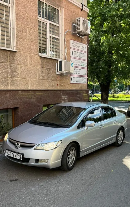 Продаю свой автомобиль. мотор в хорошем состоянии, замена масла каждые 7 тысяч, масло жора нет. кузов весь в родном окрасе без дтп, ржавчины нет, коробка в отличном состоянии производилась замена масла (оригинал), сцепления, по ходовой в прошлом месяце сделано большое то, так же поменяна гидравлическая подушка двигателя, установлена сигнализация с автозапуском, зелёная автотека. остальные вопросы по телефону, автосалоны прошу не беспокоить. птс дубликат но по факту я третий собственник цена 800000. телефон для связи 89185117437 - фотография - 2