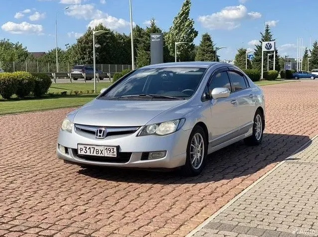 Продаю свой автомобиль. мотор в хорошем состоянии, замена масла каждые 7 тысяч, масло жора нет. кузов весь в родном окрасе без дтп, ржавчины нет, коробка в отличном состоянии производилась замена масла (оригинал), сцепления, по ходовой в прошлом месяце сделано большое то, так же поменяна гидравлическая подушка двигателя, установлена сигнализация с автозапуском, зелёная автотека. остальные вопросы по телефону, автосалоны прошу не беспокоить. птс дубликат но по факту я третий собственник цена 800000. телефон для связи 89185117437 - фотография - 3