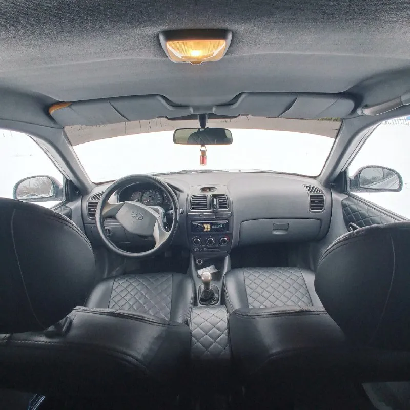 Авто в хорошем состоянии, птс оригинал, мотор работает отлично, коробка переключает плавно, электроника вся работает, кондиционер работает отлично, в собственности более 6лет. цена 390000 телефон для связи 89185117437 - фотография - 4