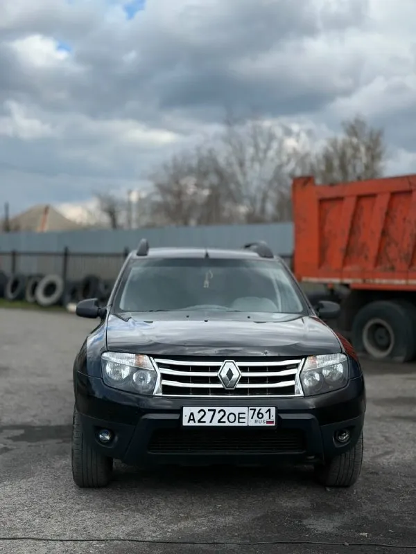 Продажа renault duster 2013 год в техническом плане всё на 5+ мотор 1.6, работает отлично ( есть фотка цилиндров, рвался ремень, делалась головка ) пробег 333.000 все расходники поменяны коробка идеал передний привод юридический чистая, 3 хозяина контакты: +7(909) 428-53-73 - фотография - 1
