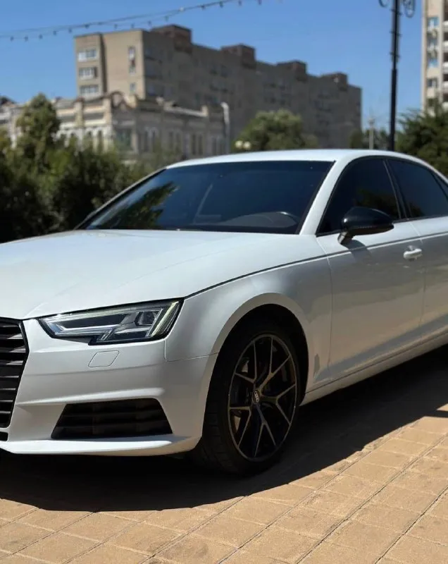 🔥 audi a4 35 tfsi. идеал для тех, кто знает толк. ✅ родной окрас. ни одного перекраса. ✅ капот и фары оклеены с рождения. не ловили камни, фары как стеклянные. ✅ в салоне никогда не курили. не пахнет «старыми носками» и табаком. дышать легко. ✅ душой болел. то каждые 7-8 тыс. 🚀 важный апгрейд: штатный монитор заменен на современный мультимедиа. андроид/карплей летает. разница — небо и земля. состояние: «приехал — поехал». ничего делать не надо. руль не вытерт, кнопки не облезли. 📞 звоните сразу, кто ищет живой авто: 8 988 515 06 03 💰 цена: 2 млн. торг только у капота. когда увидите авто — поймете, за что деньги. торг на диване по телефону — не уместен. - фотография - 1