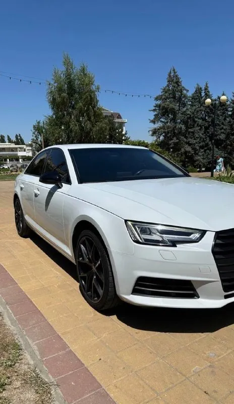 🔥 audi a4 35 tfsi. идеал для тех, кто знает толк. ✅ родной окрас. ни одного перекраса. ✅ капот и фары оклеены с рождения. не ловили камни, фары как стеклянные. ✅ в салоне никогда не курили. не пахнет «старыми носками» и табаком. дышать легко. ✅ душой болел. то каждые 7-8 тыс. 🚀 важный апгрейд: штатный монитор заменен на современный мультимедиа. андроид/карплей летает. разница — небо и земля. состояние: «приехал — поехал». ничего делать не надо. руль не вытерт, кнопки не облезли. 📞 звоните сразу, кто ищет живой авто: 8 988 515 06 03 💰 цена: 2 млн. торг только у капота. когда увидите авто — поймете, за что деньги. торг на диване по телефону — не уместен. - фотография - 2