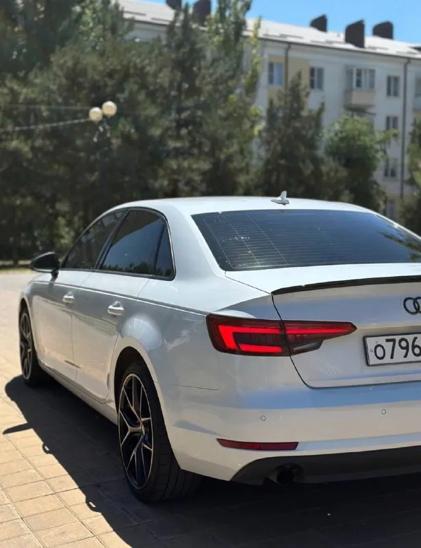 🔥 audi a4 35 tfsi. идеал для тех, кто знает толк. ✅ родной окрас. ни одного перекраса. ✅ капот и фары оклеены с рождения. не ловили камни, фары как стеклянные. ✅ в салоне никогда не курили. не пахнет «старыми носками» и табаком. дышать легко. ✅ душой болел. то каждые 7-8 тыс. 🚀 важный апгрейд: штатный монитор заменен на современный мультимедиа. андроид/карплей летает. разница — небо и земля. состояние: «приехал — поехал». ничего делать не надо. руль не вытерт, кнопки не облезли. 📞 звоните сразу, кто ищет живой авто: 8 988 515 06 03 💰 цена: 2 млн. торг только у капота. когда увидите авто — поймете, за что деньги. торг на диване по телефону — не уместен. - фотография - 4