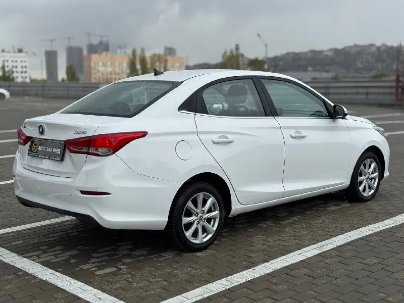 🚘 в продаже changan alsvin год выпуска: 2023 пробег на табло: 66 351 км птс: электронный двигатель: 1.5 бензин трансмиссия: амт vin: ls5a2ase0pd928145 цена: 830 000 руб. 📞 + 7 (938) 130-35-61 адрес: г. ростов-на-дону, тц «сиверс», пр. сиверса, 23 – как нас найти способы оплаты: — наличные; — кредит (20 банков); — безнал без ндс; — обмен на ваш авто. больше подробностей об авто и способах оплаты узнавайте у менеджера @autozaorndbot ___________ смотрите все авто в наличии – https://autozao. ru/ max. ru/auto_zao_rnd 💬 🗺️ присоединяйтесь к авто зао в других городах: — москва — краснодар — авто зао юг (новый регион) - фотография - 4