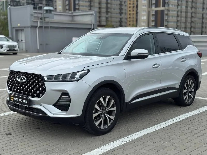 🚘 в продаже chery tiggo 7 pro год выпуска: 2023 пробег на табло: 56 516 км птс: электронный двигатель: 1.5 бензин трансмиссия: cvt vin: lvvdb21b0pd784292 цена: 1 330 000 руб. 📞 + 7 (938) 130-35-61 адрес: г. ростов-на-дону, тц «сиверс», пр. сиверса, 23 – как нас найти способы оплаты: — наличные; — кредит (20 банков); — безнал без ндс; — обмен на ваш авто. больше подробностей об авто и способах оплаты узнавайте у менеджера @autozaorndbot ___________ смотрите все авто в наличии – https://autozao. ru/ max. ru/auto_zao_rnd 💬 🗺️ присоединяйтесь к авто зао в других городах: — москва — краснодар — авто зао юг (новый регион) - фотография - 1